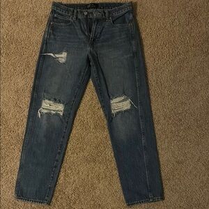 Woman GAP Distressed Blue Jeans